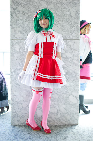 必一体育：杨烁现身某品牌圣诞树点灯仪式 熟男搭配堪称行走的教科书(图1)